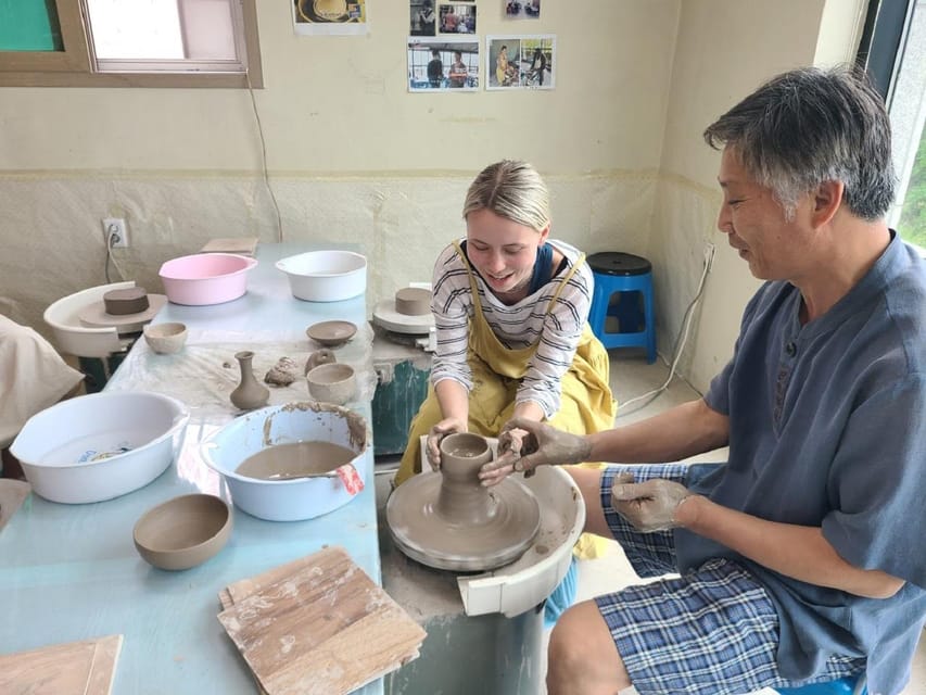 Tour del villaggio ceramico di Ichoen ed esperienza di lavorazione della  ceramica