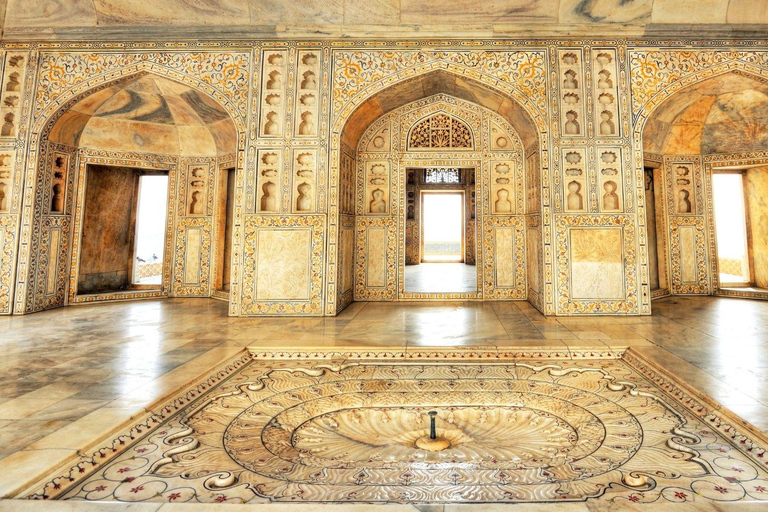 Skip-the-Line Taj, Fort and Fatehpur Sikri Day TripTour with Car &amp; Guide Only