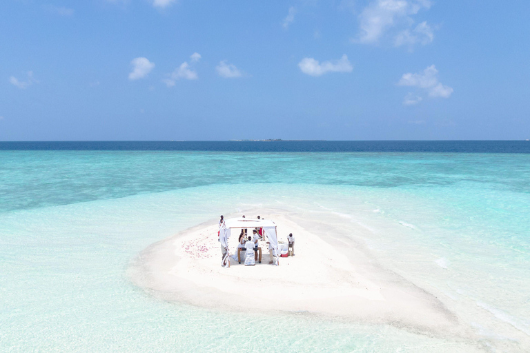 Unguja: Prison Island & Nakupenda Sandbank with BBQ Lunch Hotel Pick-up and Drop-off Without Entry Tickets