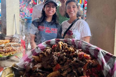 León: Local-Led Walking Tour with Nicaraguan Food Tasting