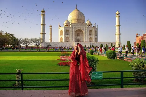 Da Delhi: Tour privato del Taj Mahal e di Agra in treno espresso