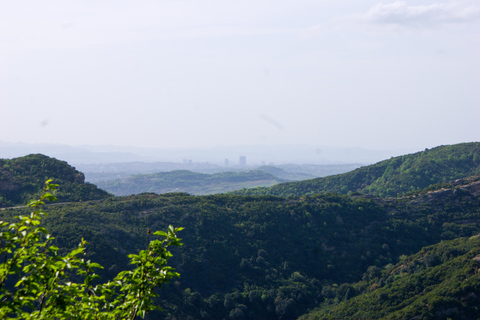 &quot;Caverna Pëllumbas e rio Erzeni: Caminhadas e natação&quot;