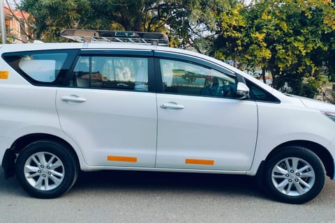 One-Way City Transfer to and from Agra & Delhi