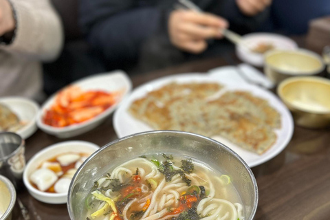 Taste hidden street food in Seoul with a 2.5h food tour Taste hidden street food in Seoul