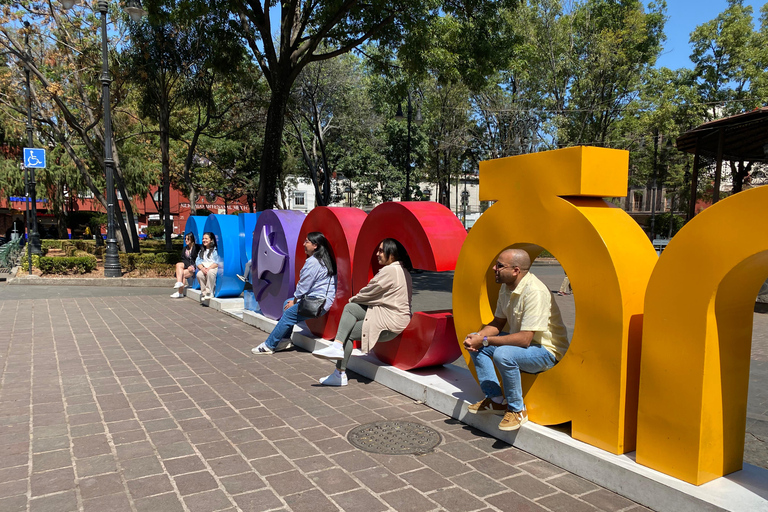 Mexico : visite privative de Xochimilco, Coyoacán et Frida KahloVisite privative avec entrée à la Casa Azul de Frida Kahlo