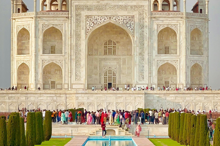 Agra: Taj Mahal i Agra Fort wstęp VIP z pominięciem kolejkiWycieczka all inclusive Taj &amp; Fort ze wstępem o wysokiej wartości