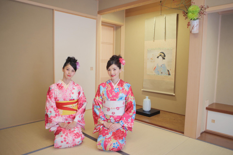 Kyoto : Temple Kiyomizu-dera Louez un kimono et montez dans un pousse-pousse.