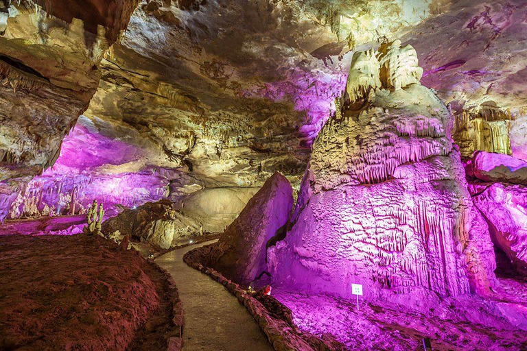 Kutaisi: Sataplia, Dinosaur Footprint, included Wine Tasting