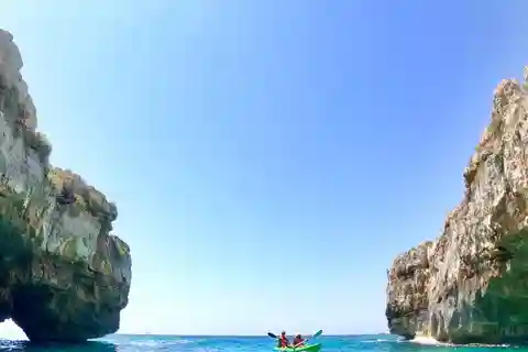 Santa Maria di Leuca: tour in kayak e canoa nelle grotte
