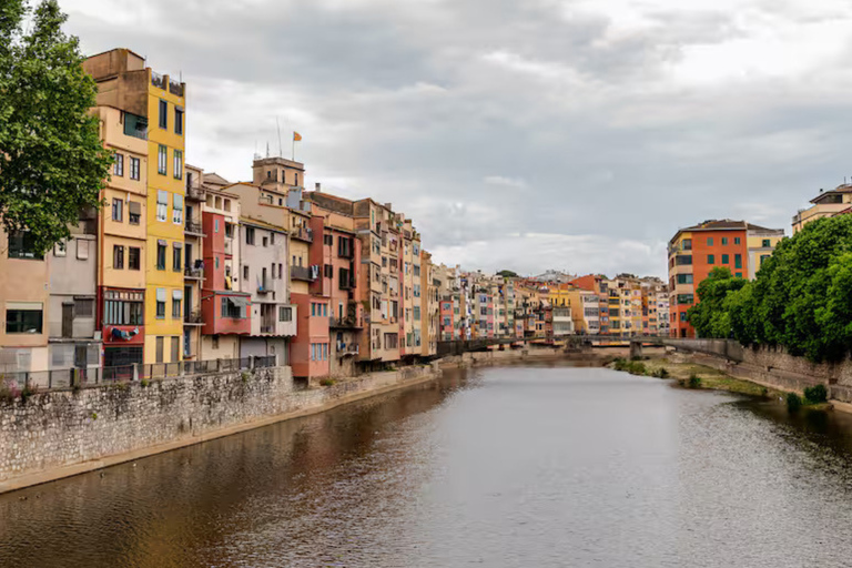 Girona: Walking Tour of Secrets, Stories, and Vantage Points