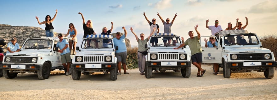 Depuis Malte : Excursion d'une journée en jeep à Gozo avec déjeuner et promenade en bateau