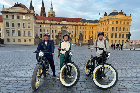 Prague Viewpoints & Historical Ebike Tour 4 Hours: Group E-Bike Tour