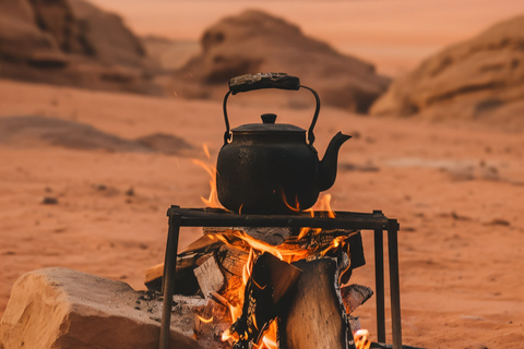 Wadi Rum: Authentic Jeep Tour, Sunset & Bedouin Storytelling