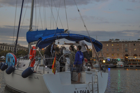 Barcelona: 2H Sailing with Open Bar, Snacks & Swim Stop