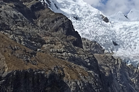 MONTAGNE ALPAMAYO (5947 m) EXPÉDITION GUIDÉE (7 jours)- PÉROUNEVADO ALPAMAYO (5947 m) EXPEDICION GUIADA (7 días)- PEROU