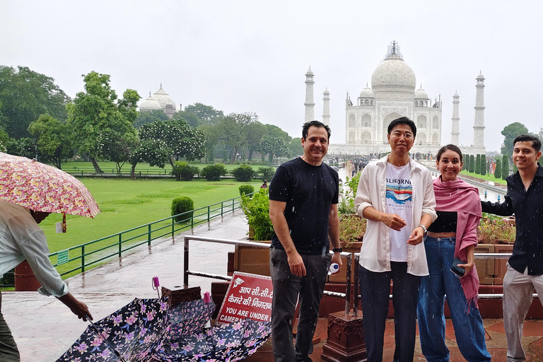 Agra: Private Guided Taj Mahal Tour with Fast-Track Entry Agra: Taj Mahal Tour with Guide and Transfers