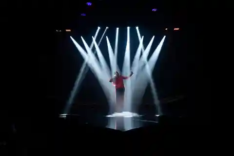 Cancún: Myst Euphoria Show ¡Baila al ritmo de éxitos de todas las décadas!