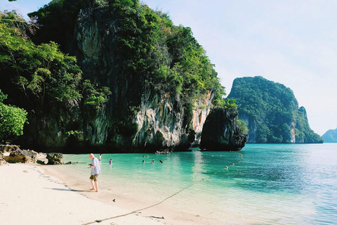 Krabi: Hong Eilanden Privé Longtail Boot TourKrabi: privérondvaart met longtailboot op Hong Islands