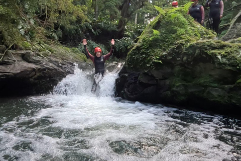 Azores Water Trekking – Moinhos do Félix l S. MiguelAzoren-Wassertrekking – Mühlen von Félix l S. Miguel