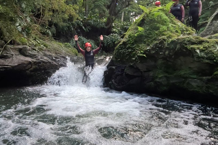 Azores Water Trekking – Moinhos do Félix l S. MiguelAzoren-Wassertrekking – Mühlen von Félix l S. Miguel