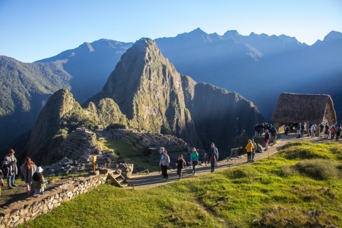Vanuit Cusco: Machu Picchu 2-daagse Budget Tour per busjeMachu Picchu 2-daagse Budget Tour per busje zonder entree