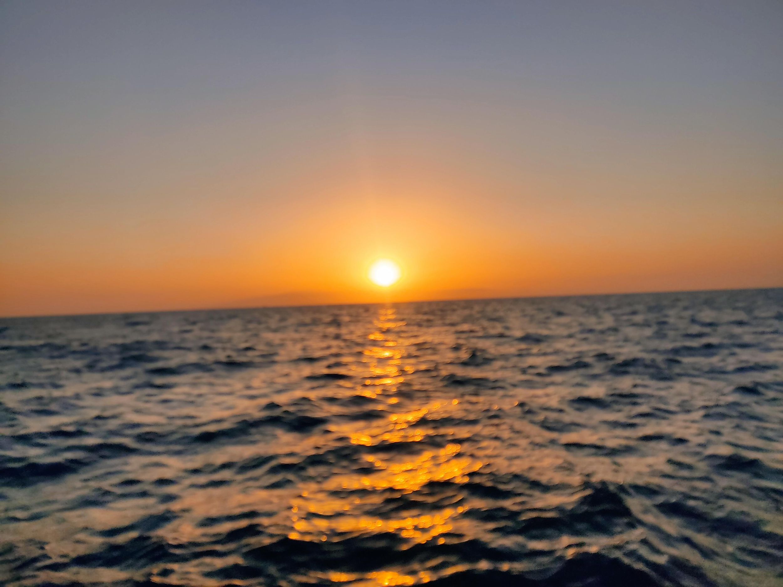 Spektakuläre Kreuzfahrt bei Sonnenuntergang auf Teneriffa: Ein magisches Erlebnis
