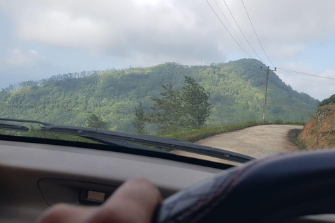 纳克尔斯峰探险和希洛亚村露营 2 日游