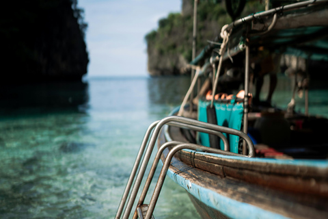 Phi Phi: Halvdag privat longtailbåt till Maya Bay