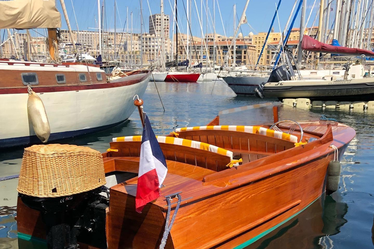 Marseille: 5-Hour Vintage Boat Tour for Couples