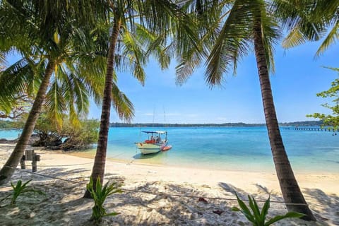 Phuket Private Longtail Boat Tour to Koh Man