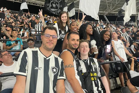 São Paulo: Participe de uma experiência de um dia de jogo do Corinthians com os moradores locais
