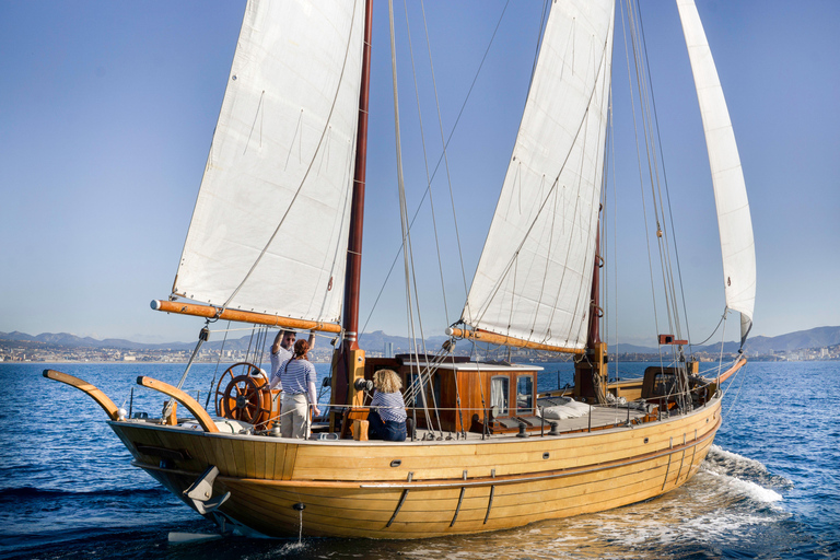 Marseille: Cap au Large Demi-journée en Voilier avec Bruine BeerCap au Large – Demi-journée en Voilier avec Bruine Beer