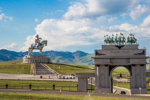 乌兰巴托：成吉思汗雕像和特勒吉国家公园两日游乌兰巴托：成吉思汗雕像和特勒吉公园两日游