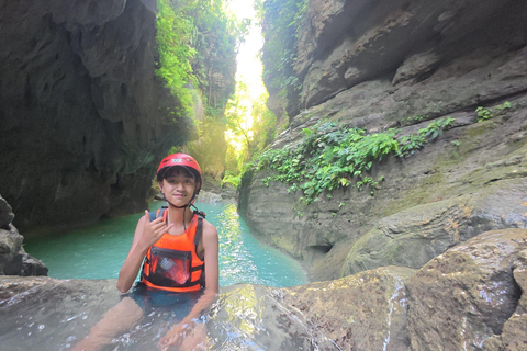 Cebu: Oslob Whaleshark Watching Canyoneering privé ophalen