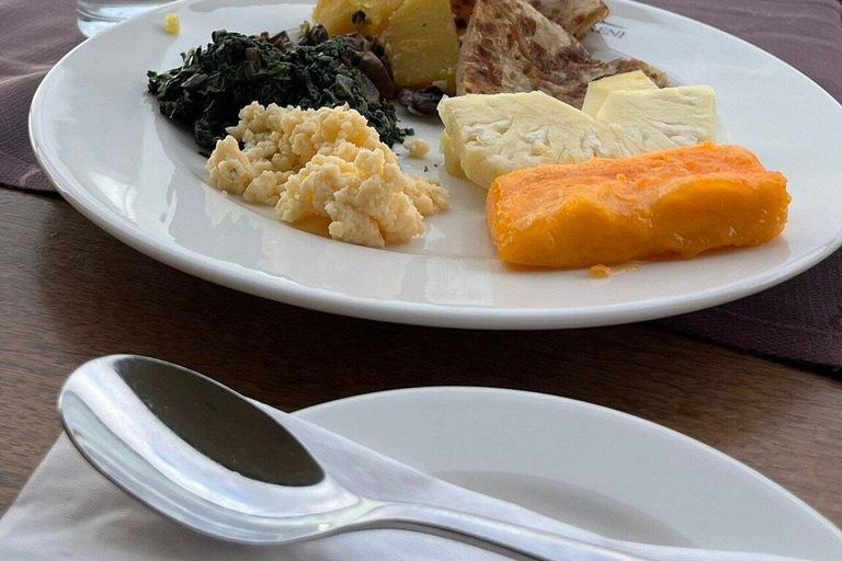 Nairobi: Evening City Tour with Dinner and Hotel Pickup
