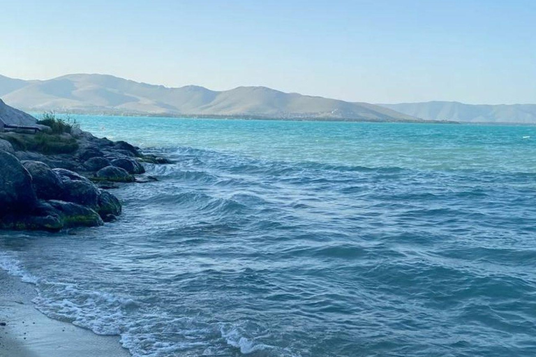 2 Countries in 1 Day:From Tbilisi to Armenia-Sevan & Yerevan