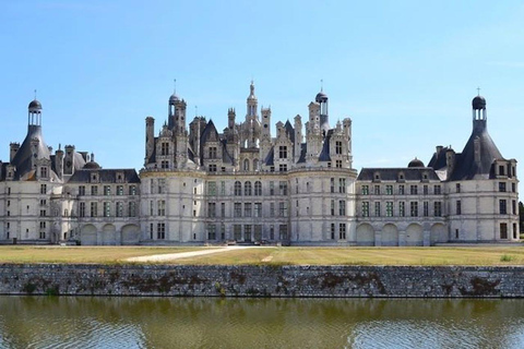 Au départ de Paris : Vallée de la Loire : Château de Chambord et dégustation de vins