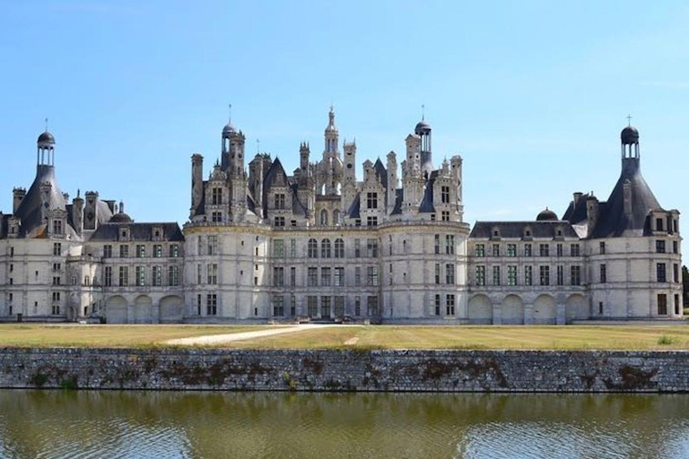 Z Paryża: Zamek Chambord w Dolinie Loary i degustacja wina