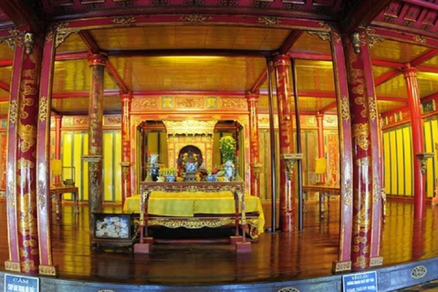 Hue Boat Tour On Perfume River