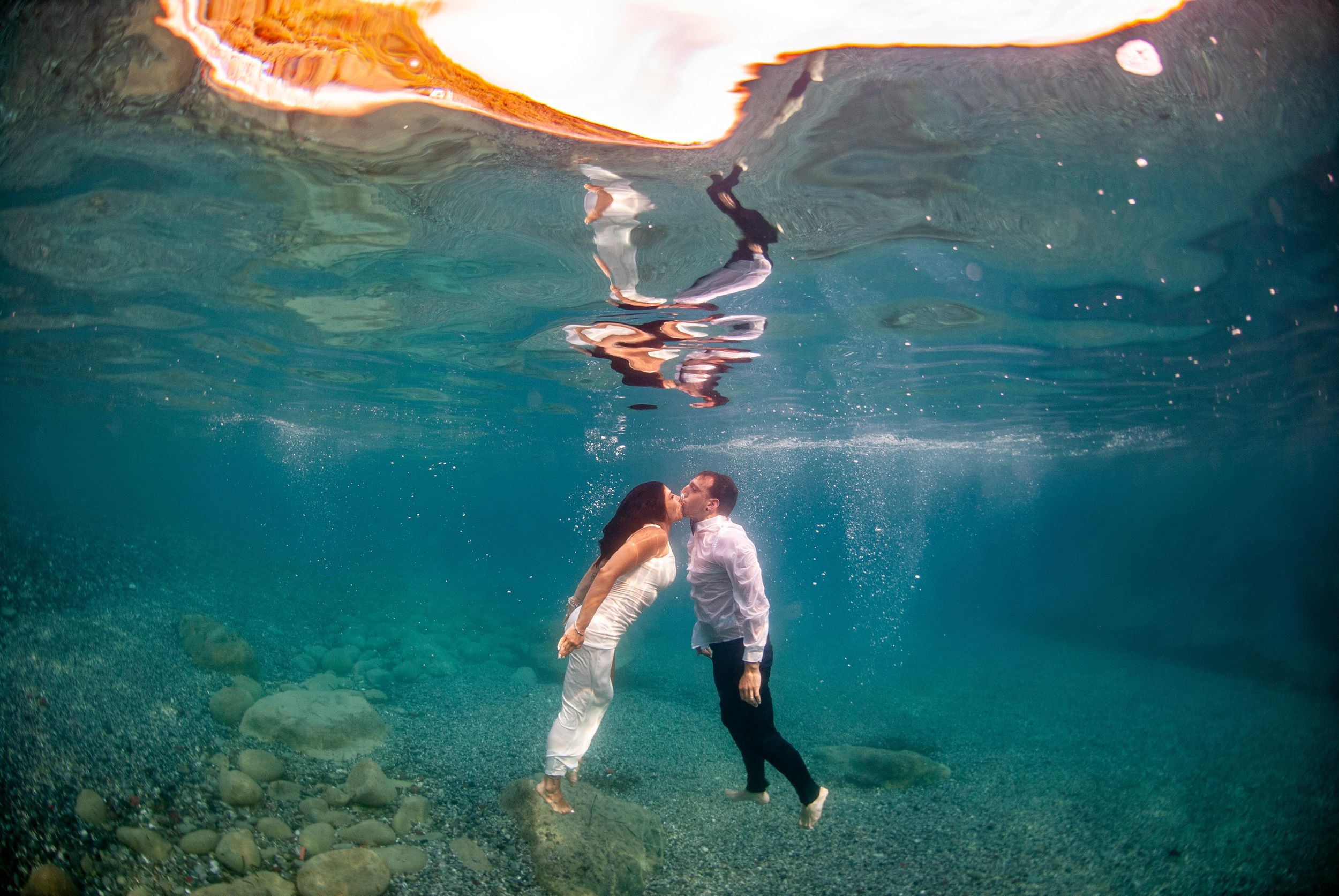 Ligurien: Unterwasser-Fotoshooting für Paare