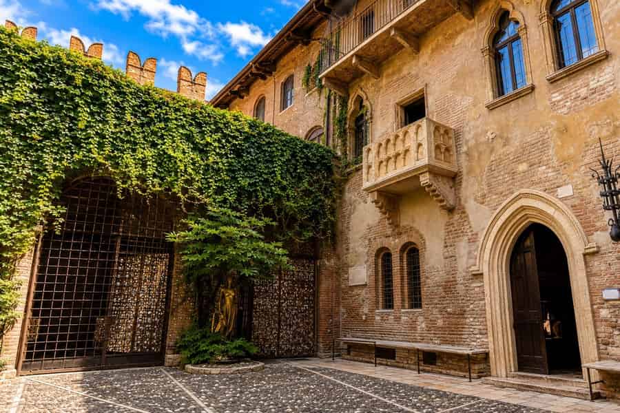 Verona: Erlebnis am Balkon der Julia mit Audioguide. Foto: GetYourGuide