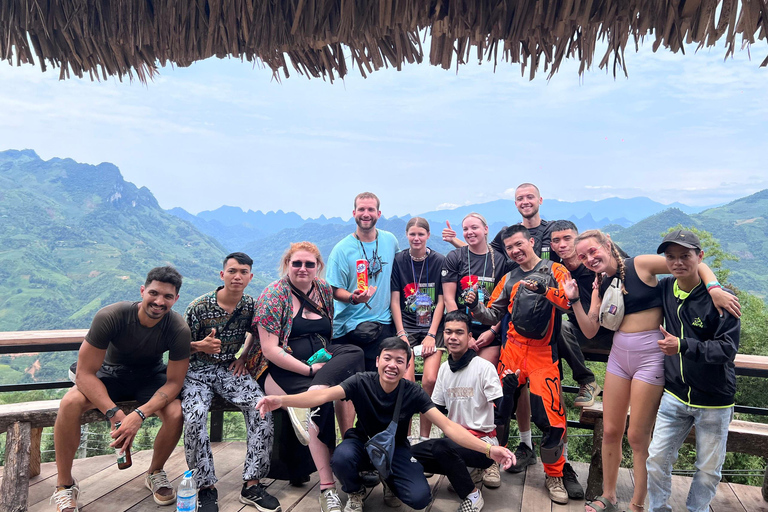 Giro di Ha Giang: Tour di 4 giorni in moto a guida autonoma - SENZA BUS