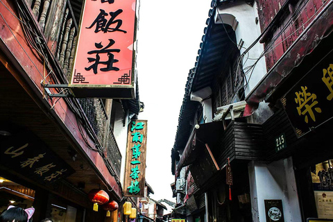 Shanghai: Zhujiajiao Water Town Tour with Hanfu Photos Zhujiajiao Water Town Tour+Boat Ride+Hanfu photography