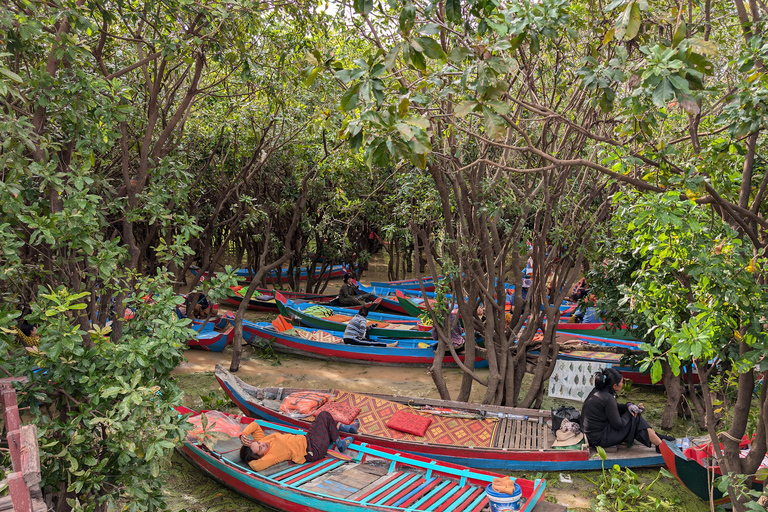 Découvrez l&#039;enchantement du village flottant de Chong KneasCette option pour 8 personnes