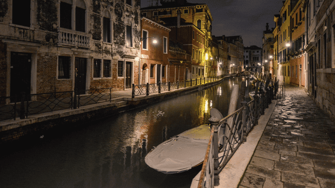 Venice: Mysterious Tales of Ghosts and Murders