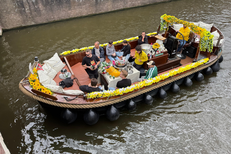 Amsterdam: Discreet Luxury Smoke-Friendly Canal Cruise Amsterdam: Discreet Luxury Smoke-Friendly Canal Boat Cruise