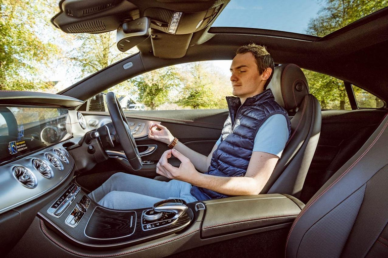 Tour de lujo al Taj Mahal con coche privado, guía y almuerzo 5*.Tour exclusivo al Taj Mahal desde Delhi: viaja en un Toyota Hycross