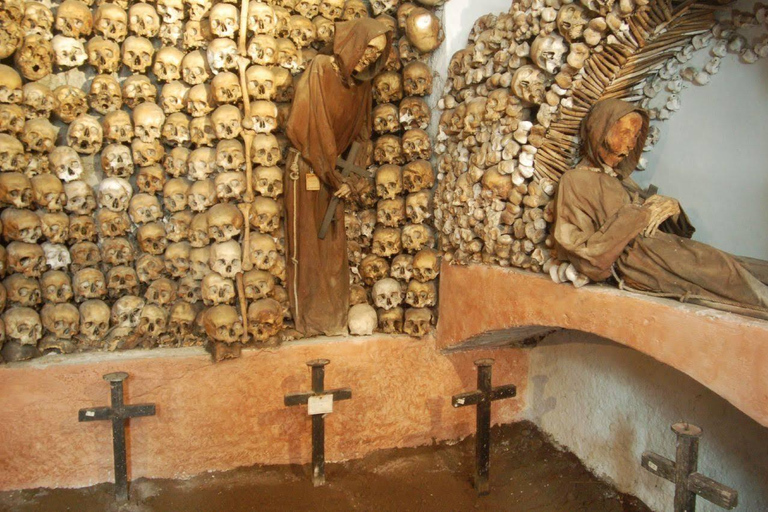 Rome: Guided Catacombs Tour & Capuchin Crypt (Audio Guide) Tour in Italian