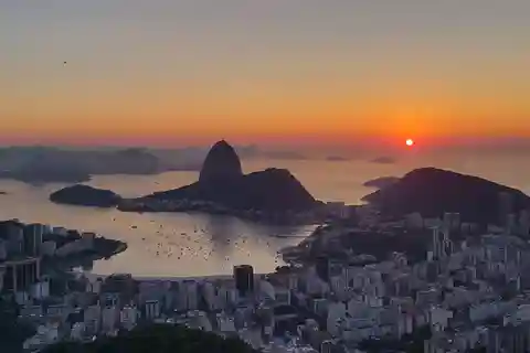 Rio de Janeiro: Private Sunrise Tour at Mirante Dona Marta
