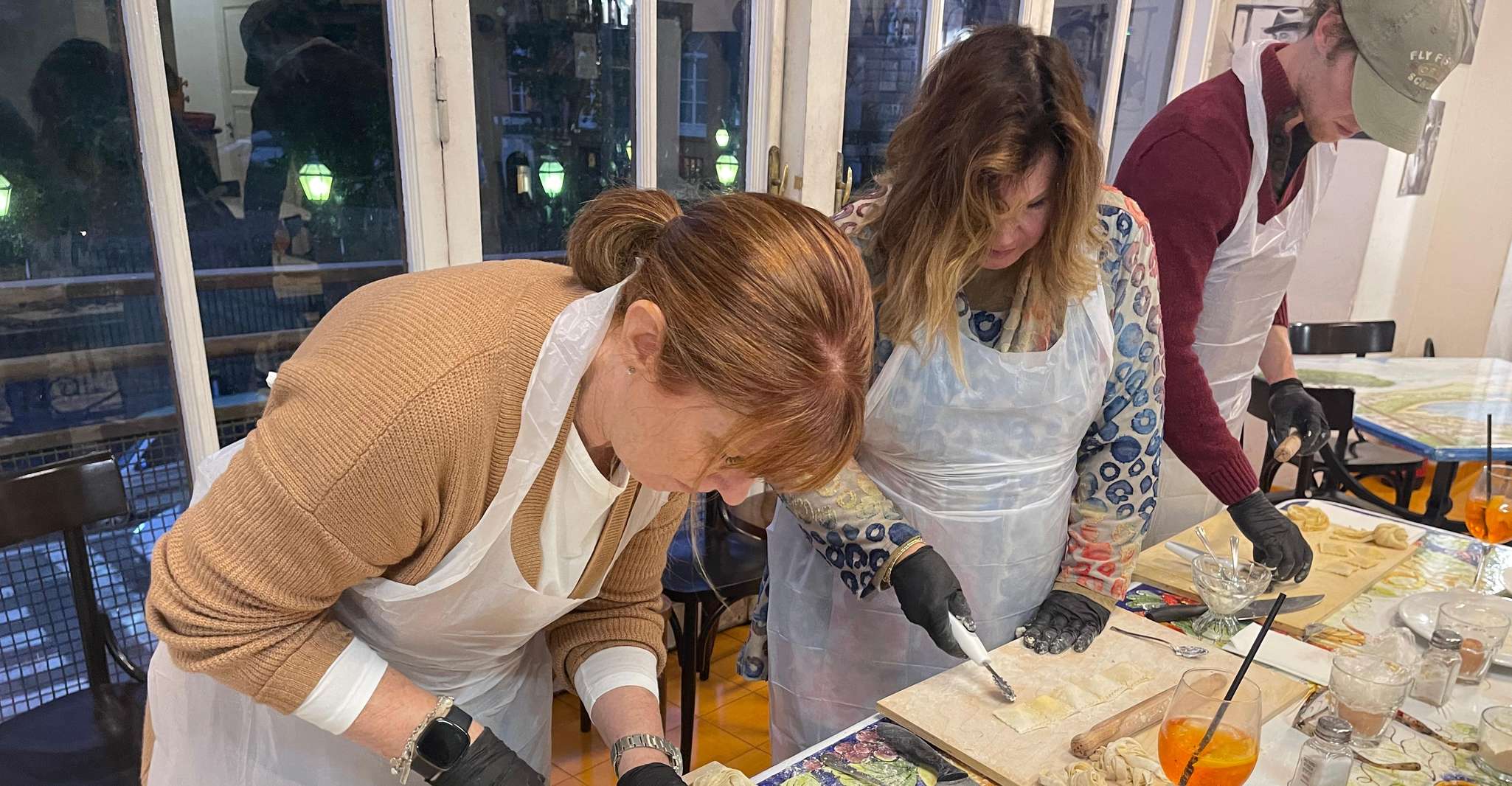 Naples, Pasta Cooking Class with Tiramisù and a Drink - Housity